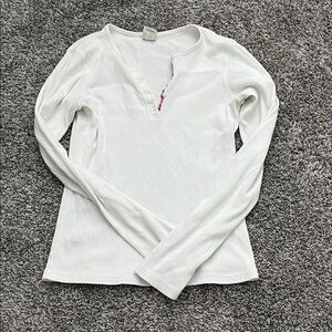 Old Navy White Long Sleeve Women's Tee